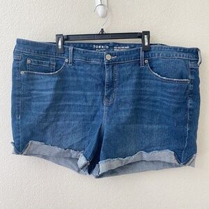 Torrid Denim Jean Shorts Plus Size 24 Mid Rise Vintage Stretch Cuffed